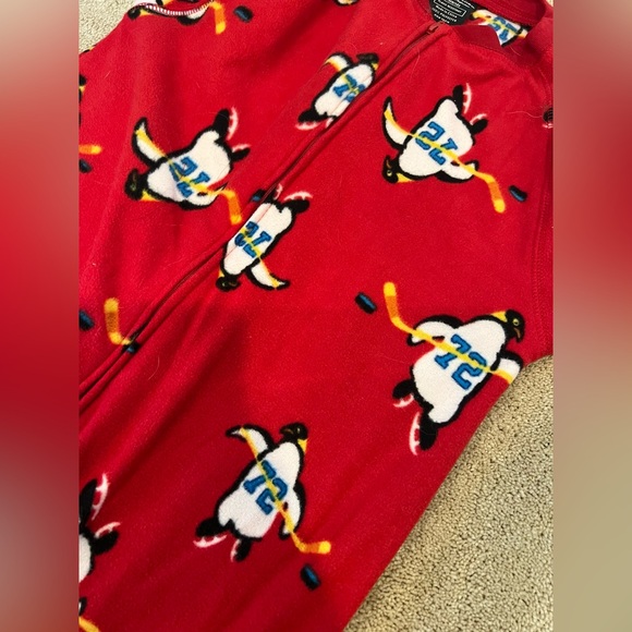 Kids Onesie Red Hockey Penguin footies with traction pads - Picture 3 of 7